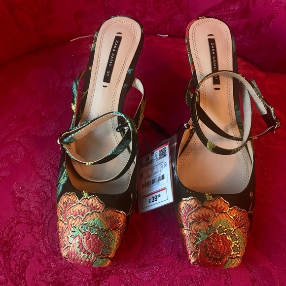 Zara Shoes - Zara floral heels